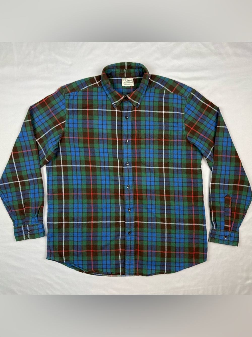 LL Bean Mens Traditional Fit Flannel Shirt Sz Large Plaid Long Sleeve Button B9